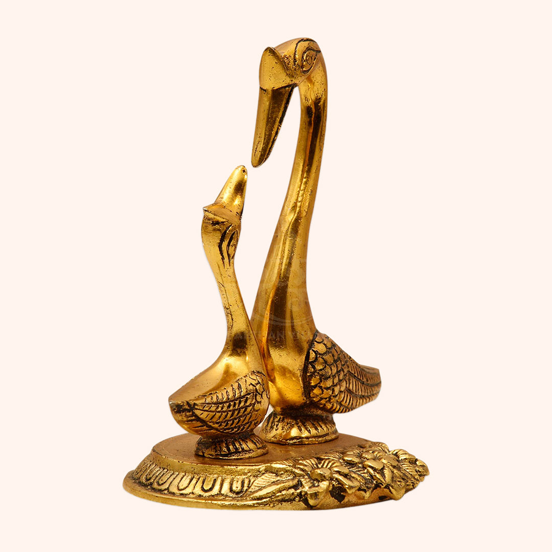 Handicraft Gold Plated Metal Brass Kissing Duck Showpiece for Home Decor