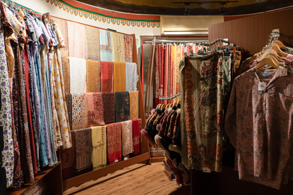 best market in jaipur for clothes