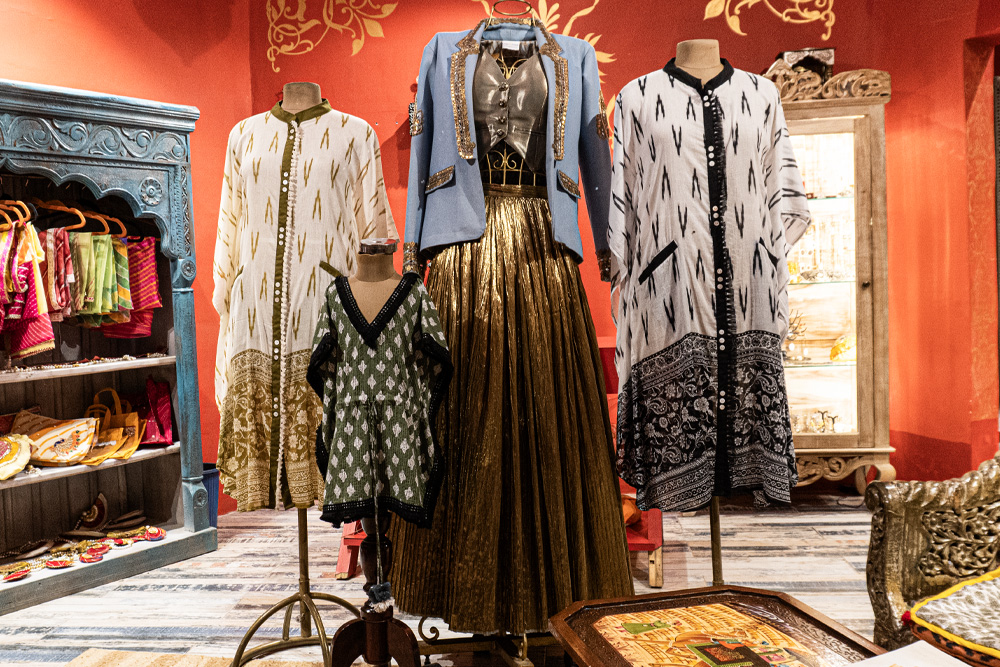 best market in jaipur for clothes